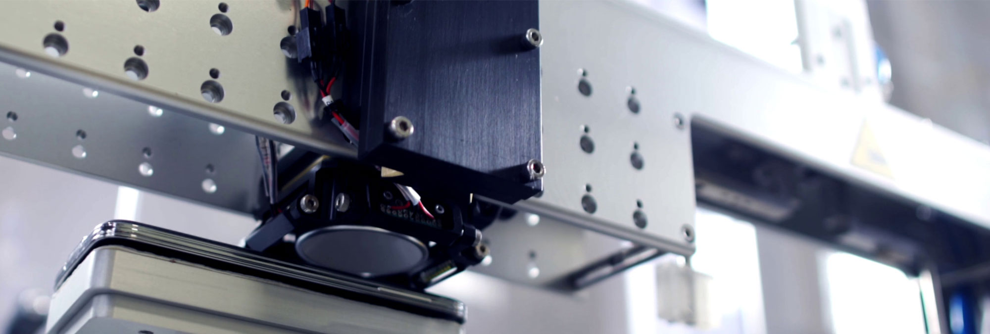 amp-high-speed-inspection-metrology-980x388 high speed non contact inspection handheld device using advanced machine vision and strobe lighting